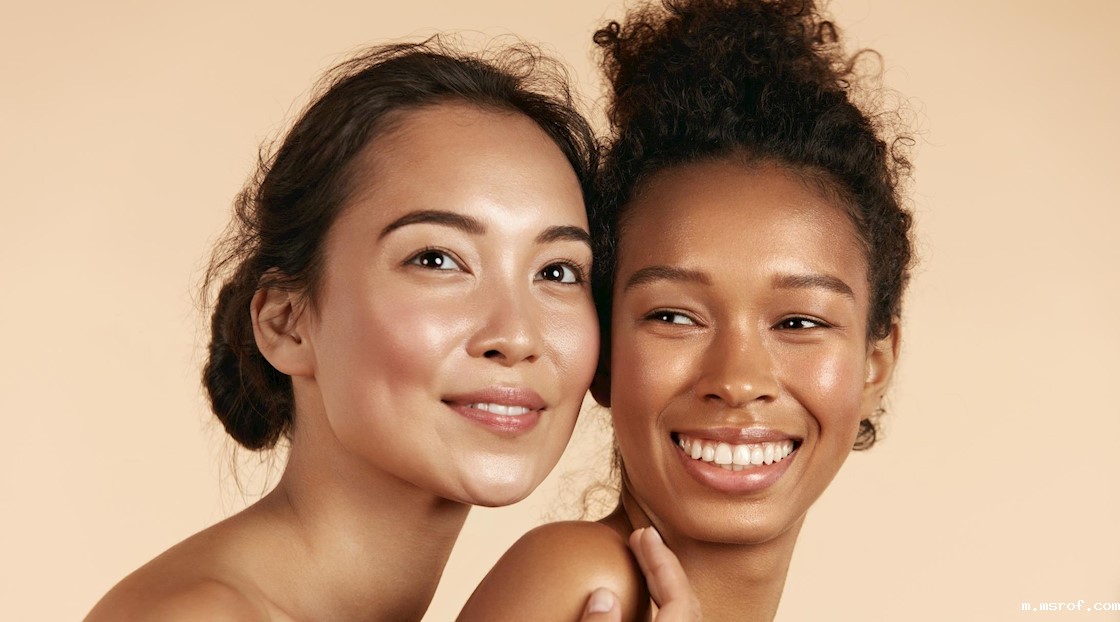 在最新一期的专业美容杂志中谈论所有关于谷胱甘肽的事情！