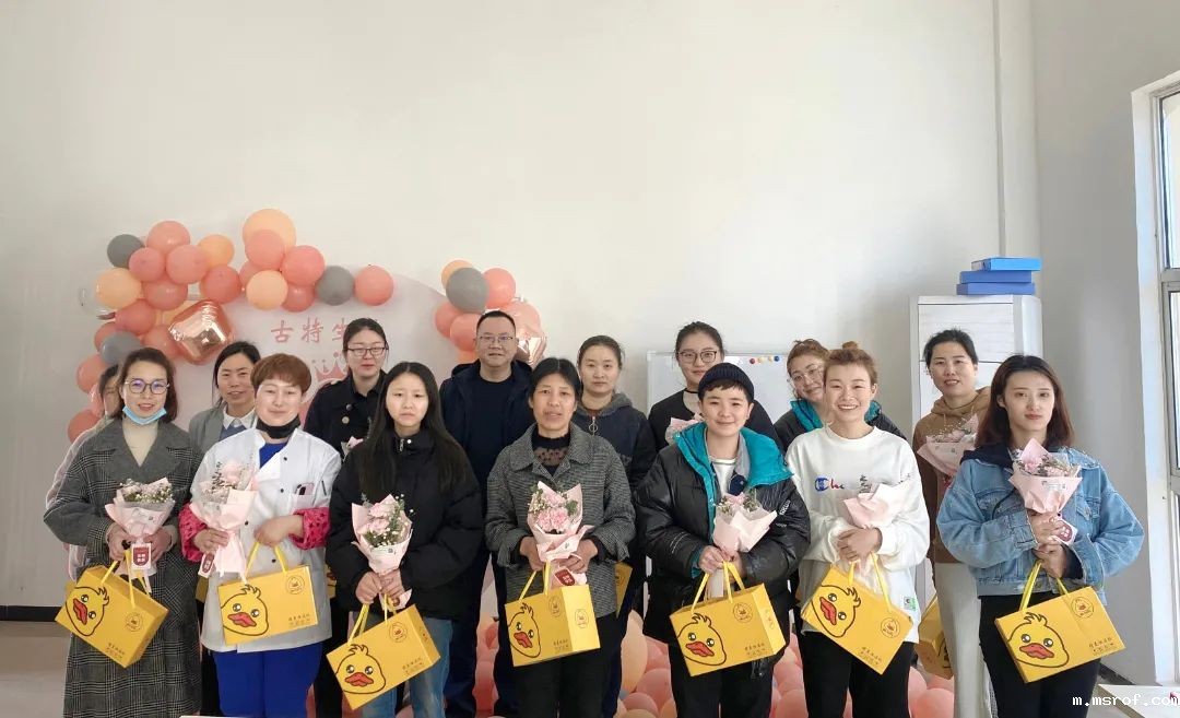 kaiyun官方网站手机版科技有限公司于2022年3月8日组织开展了节日活动，公司全体女职工及特邀嘉宾—总经理秦永发先生在温馨愉快的氛围中共度女神节。